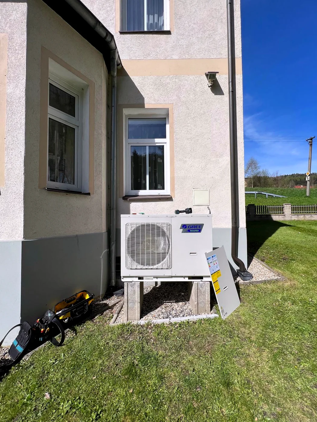 Instalace tepelného čerpadla Gree Versati u starší vily