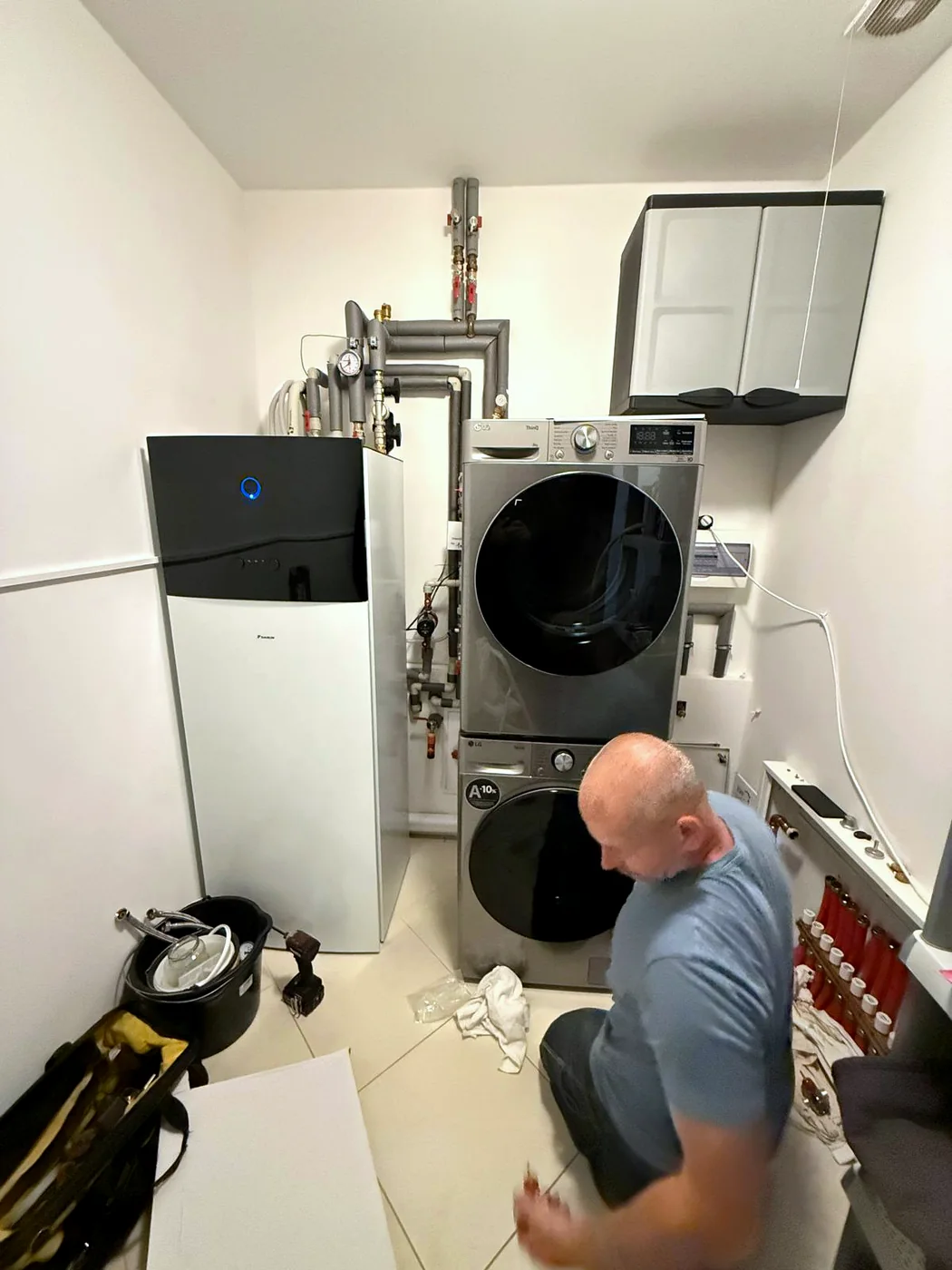 Tepelné čerpadlo Daikin Altherma v technické místnosti rodinného domu
